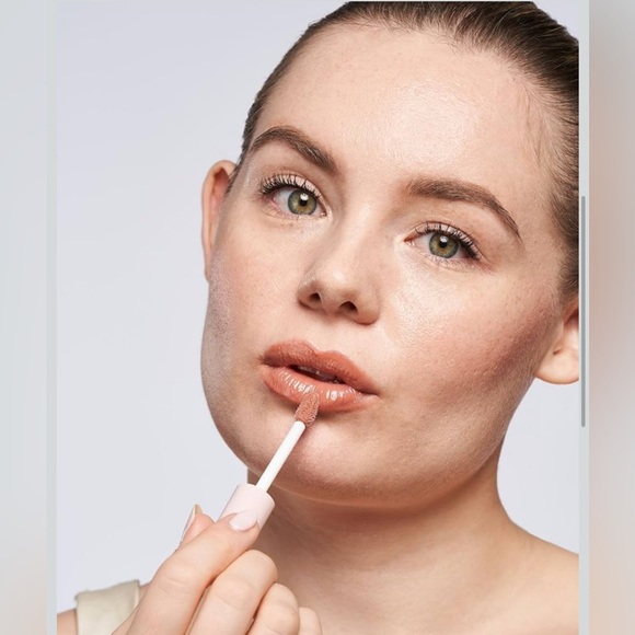 Wander Beauty Lip Retreat Oil in Skinny Dip - Picture 3 of 10